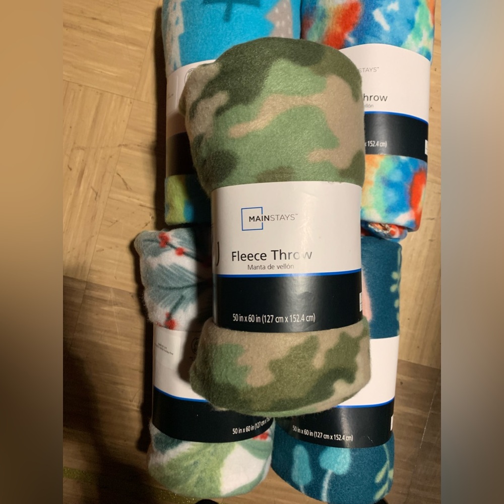 Bundle blankets 5x$20